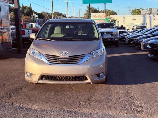 2015 Toyota Sienna XLE