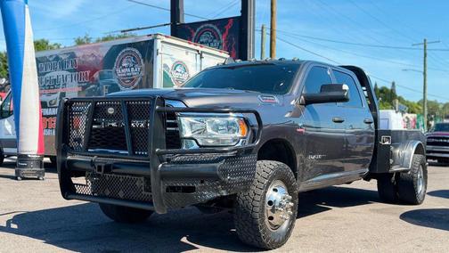 Granite Crystal Metallic Clearcoat 2020 RAM 3500 Tradesman Crew Cab 4x4 8' Box