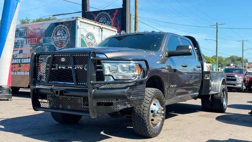Granite Crystal Metallic Clearcoat 2020 RAM 3500 Tradesman Crew Cab 4x4 8' Box