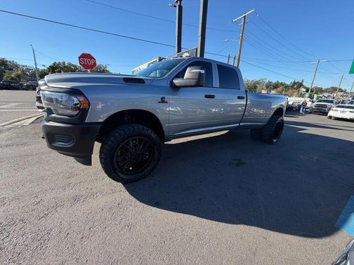 2024 RAM 3500 Tradesman Crew Cab 4x4 8' Box