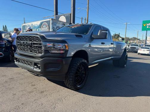 2024 RAM 3500 Tradesman Crew Cab 4x4 8' Box