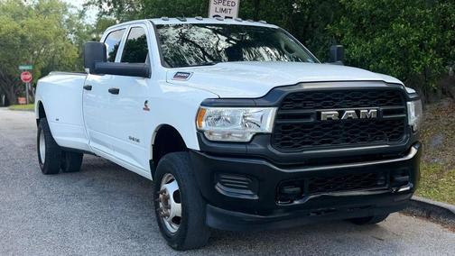 Bright White Clearcoat 2020 RAM 3500 Tradesman Crew Cab 4x4 8' Box