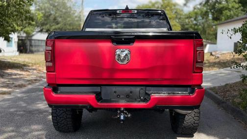 Diamond Black Crystal Pearlcoat 2019 RAM 1500 Laramie