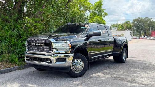 Diamond Black Crystal Pearlcoat 2020 RAM 3500 Limited Mega Cab 4x4 6'4' Box