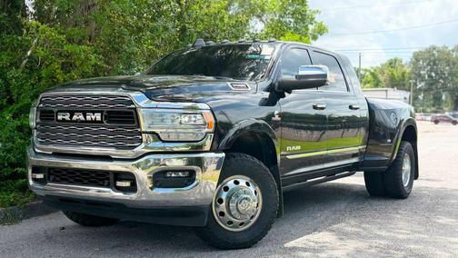 Diamond Black Crystal Pearlcoat 2020 RAM 3500 Limited Mega Cab 4x4 6'4' Box