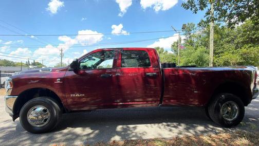 Delmonico Red Pearlcoat 2022 RAM 3500 Tradesman Crew Cab 4x4 8' Box