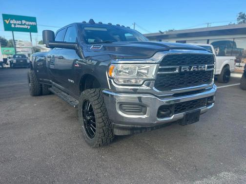 2020 RAM 3500 Tradesman Crew Cab 4x4 8' Box