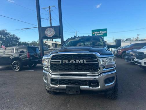2020 RAM 3500 Tradesman Crew Cab 4x4 8' Box