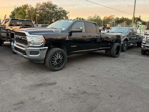 2021 RAM 3500 Tradesman Crew Cab 4x4 8' Box