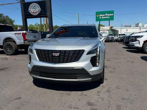Radiant Silver Metallic 2021 Cadillac XT4 Sport