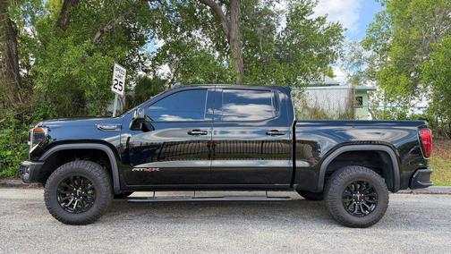 Onyx Black 2023 GMC Sierra 1500 AT4X