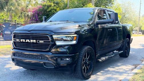 Diamond Black Crystal Pearlcoat 2019 RAM 1500 Big Horn