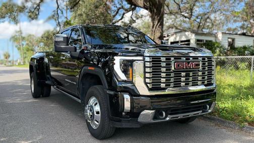 Onyx Black 2025 GMC Sierra 3500 Denali