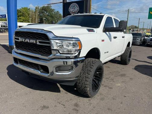 Bright White Clearcoat 2022 RAM 2500 Tradesman Crew Cab 4x4 6'4' Box