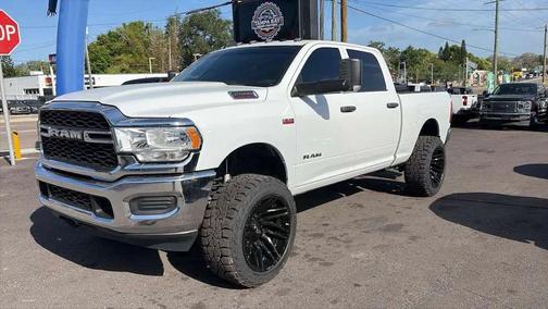 Bright White Clearcoat 2022 RAM 2500 Tradesman Crew Cab 4x4 6'4' Box