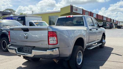 Billet Silver Metallic Clearcoat 2023 RAM 3500 Big Horn Crew Cab 4x4 8' Box