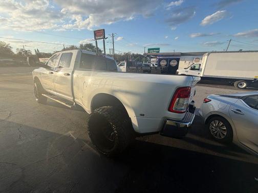 2019 RAM 3500 Tradesman Crew Cab 4x4 8' Box