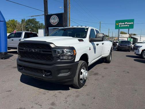Bright White Clearcoat 2024 RAM 3500 Tradesman Crew Cab 4x4 8' Box