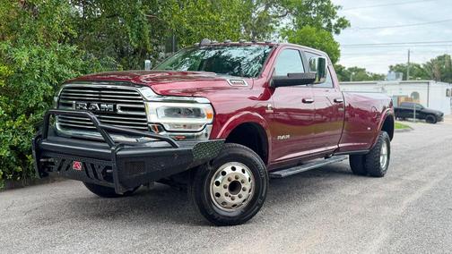 Delmonico Red Pearlcoat 2022 RAM 3500 Laramie Crew Cab 4x4 8' Box