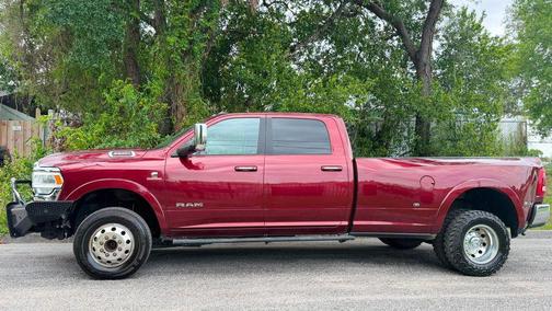 Delmonico Red Pearlcoat 2022 RAM 3500 Laramie Crew Cab 4x4 8' Box