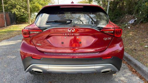 2018 INFINITI QX30 ESSENTIAL