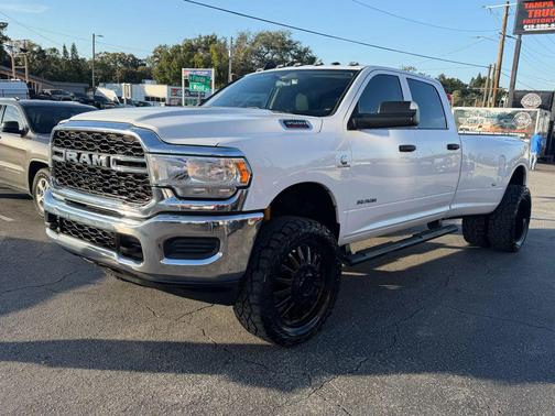 2019 RAM 3500 Tradesman Crew Cab 4x4 8' Box