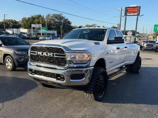 2019 RAM 3500 Tradesman Crew Cab 4x4 8' Box