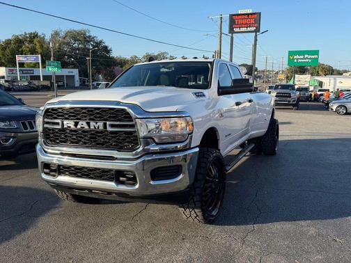2019 RAM 3500 Tradesman Crew Cab 4x4 8' Box