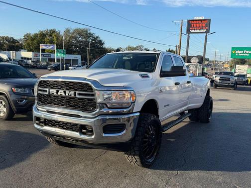 2019 RAM 3500 Tradesman Crew Cab 4x4 8' Box