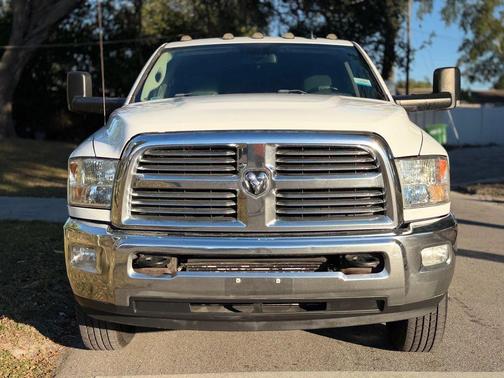 2017 RAM 3500 Big Horn Crew Cab 4x2 8' Box