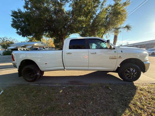 2017 RAM 3500 Big Horn Crew Cab 4x2 8' Box