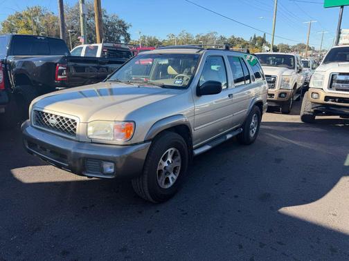 2001 Nissan Pathfinder SE