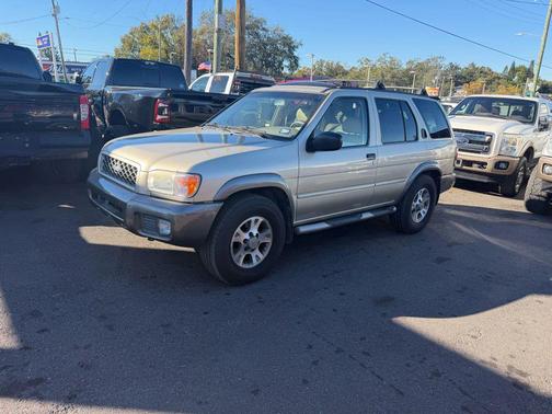 2001 Nissan Pathfinder SE