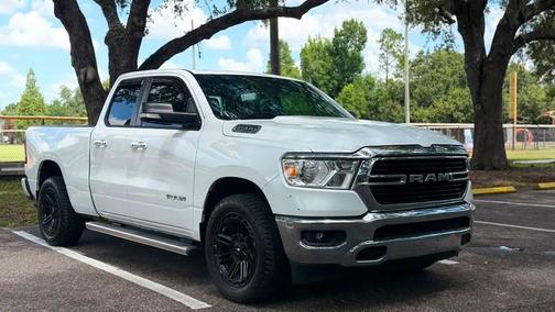 Bright White Clearcoat 2019 RAM 1500 Big Horn
