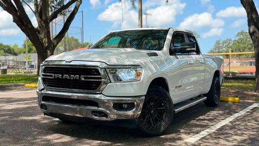 Bright White Clearcoat 2019 RAM 1500 Big Horn