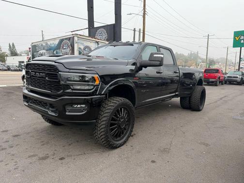 2023 RAM 3500 Limited Crew Cab 4x4 8' Box