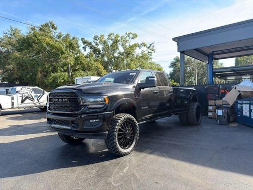 2023 RAM 3500 Limited Crew Cab 4x4 8' Box