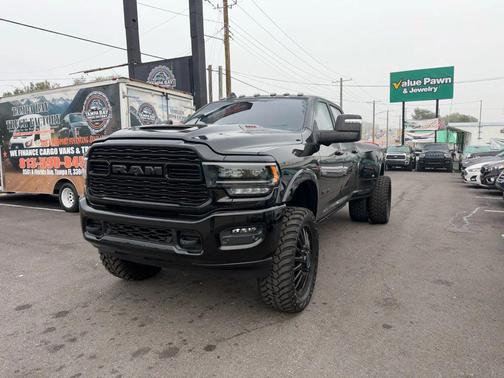 2023 RAM 3500 Limited Crew Cab 4x4 8' Box