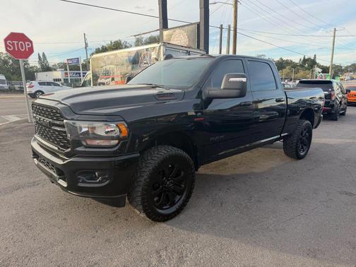 2024 RAM 2500 Big Horn Crew Cab 4x4 6'4' Box