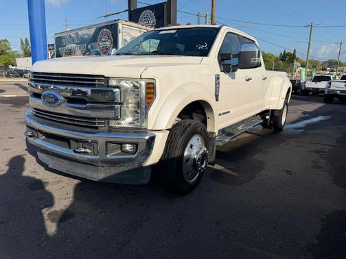 White 2018 Ford F-450 Lariat