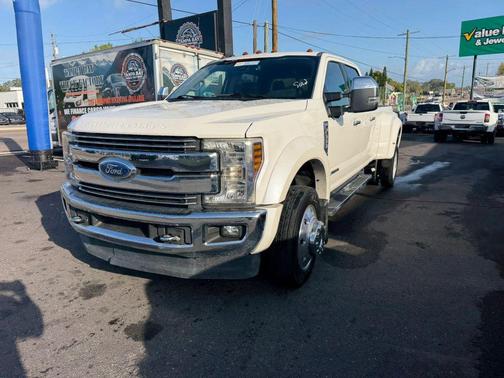 White 2018 Ford F-450 Lariat