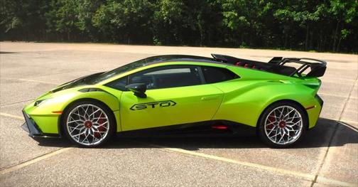2022 Lamborghini Huracan STO Coupe