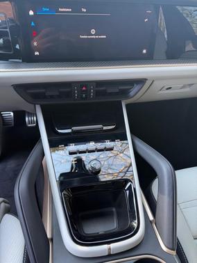 2025 Porsche Cayenne GTS