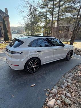 2025 Porsche Cayenne GTS