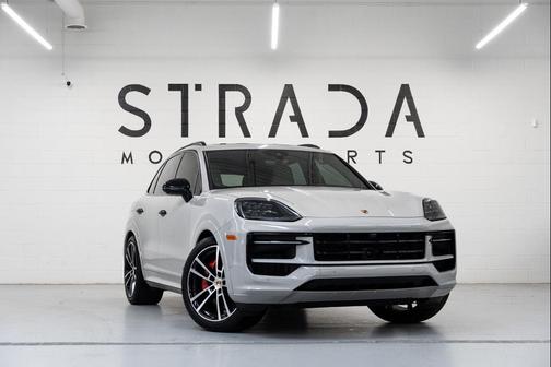 Chalk 2025 Porsche Cayenne GTS