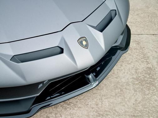 2021 Lamborghini Aventador SVJ Roadster