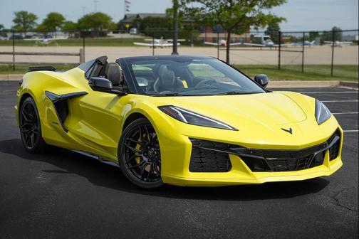 Accelerate Yellow Metallic 2023 Chevrolet Corvette Z06
