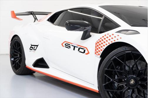 2024 Lamborghini Huracan STO Coupe