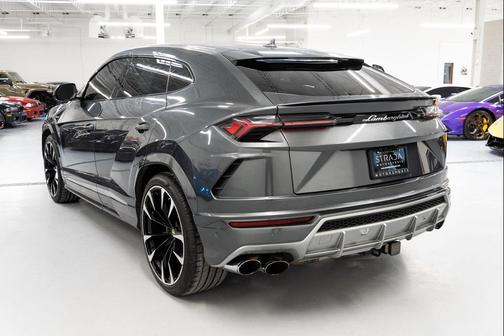 2019 Lamborghini Urus SUV