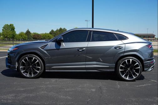 Grigio Lynx Metallic 2019 Lamborghini Urus SUV